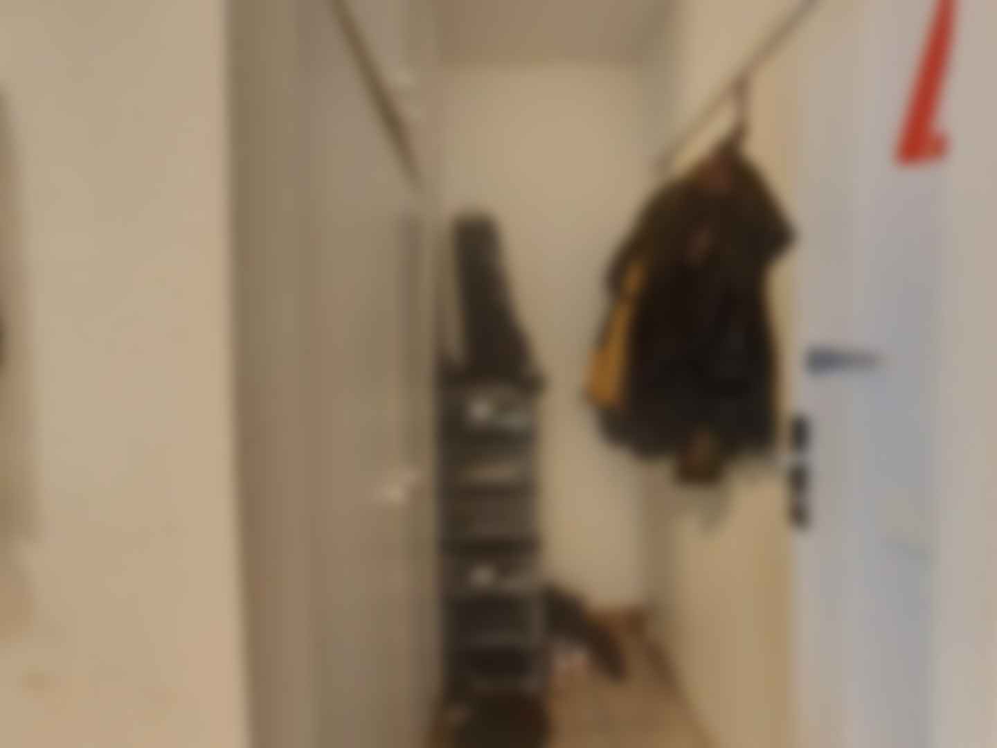 loading blurry tour image