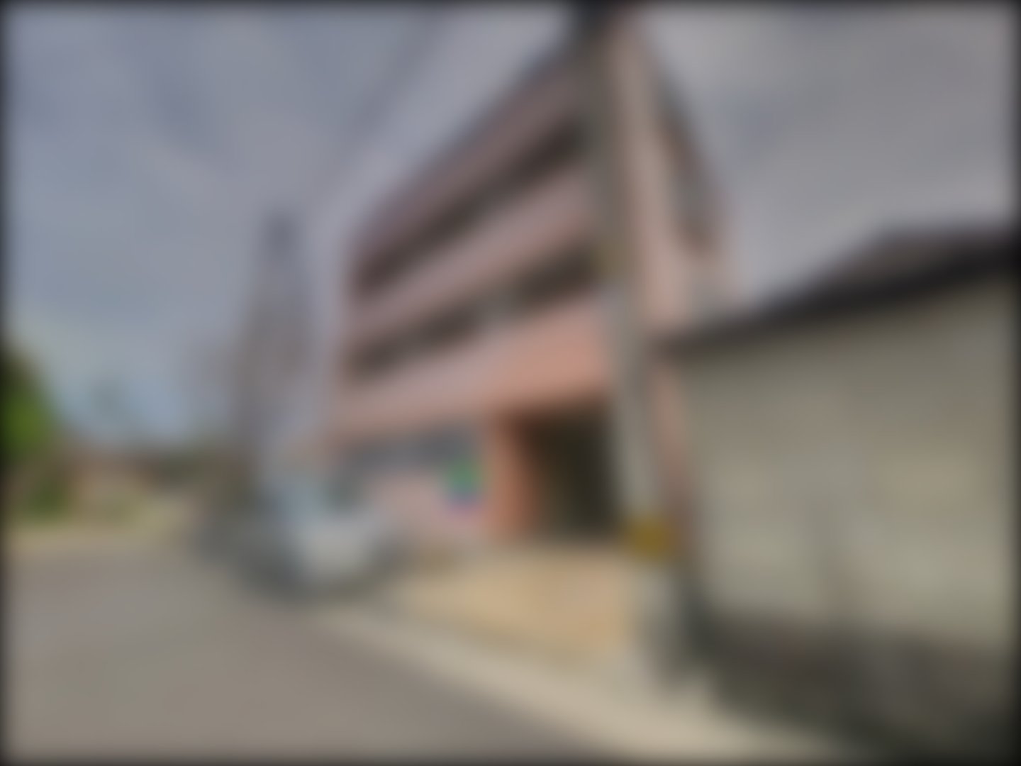 loading blurry tour image