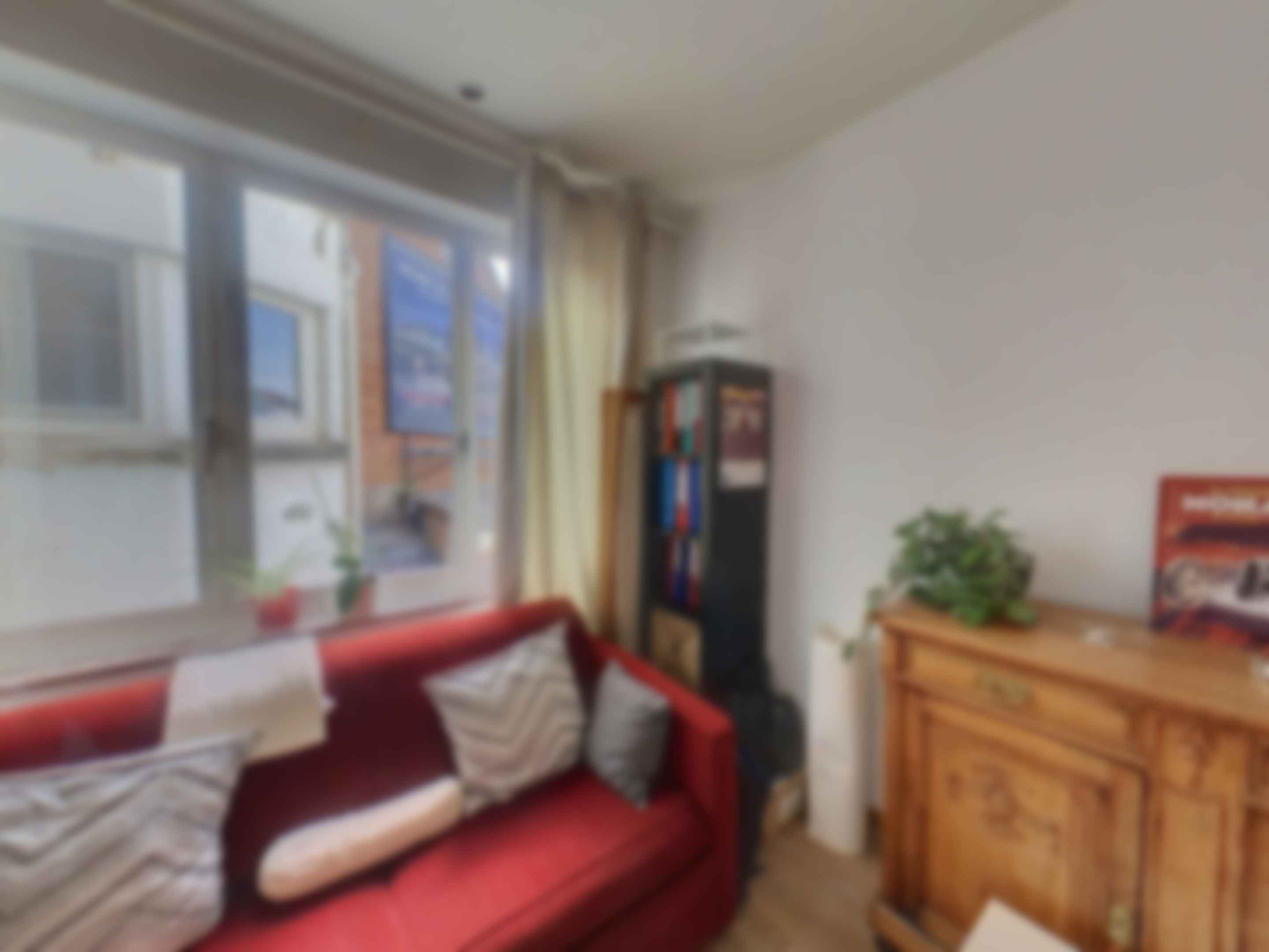 loading blurry tour image