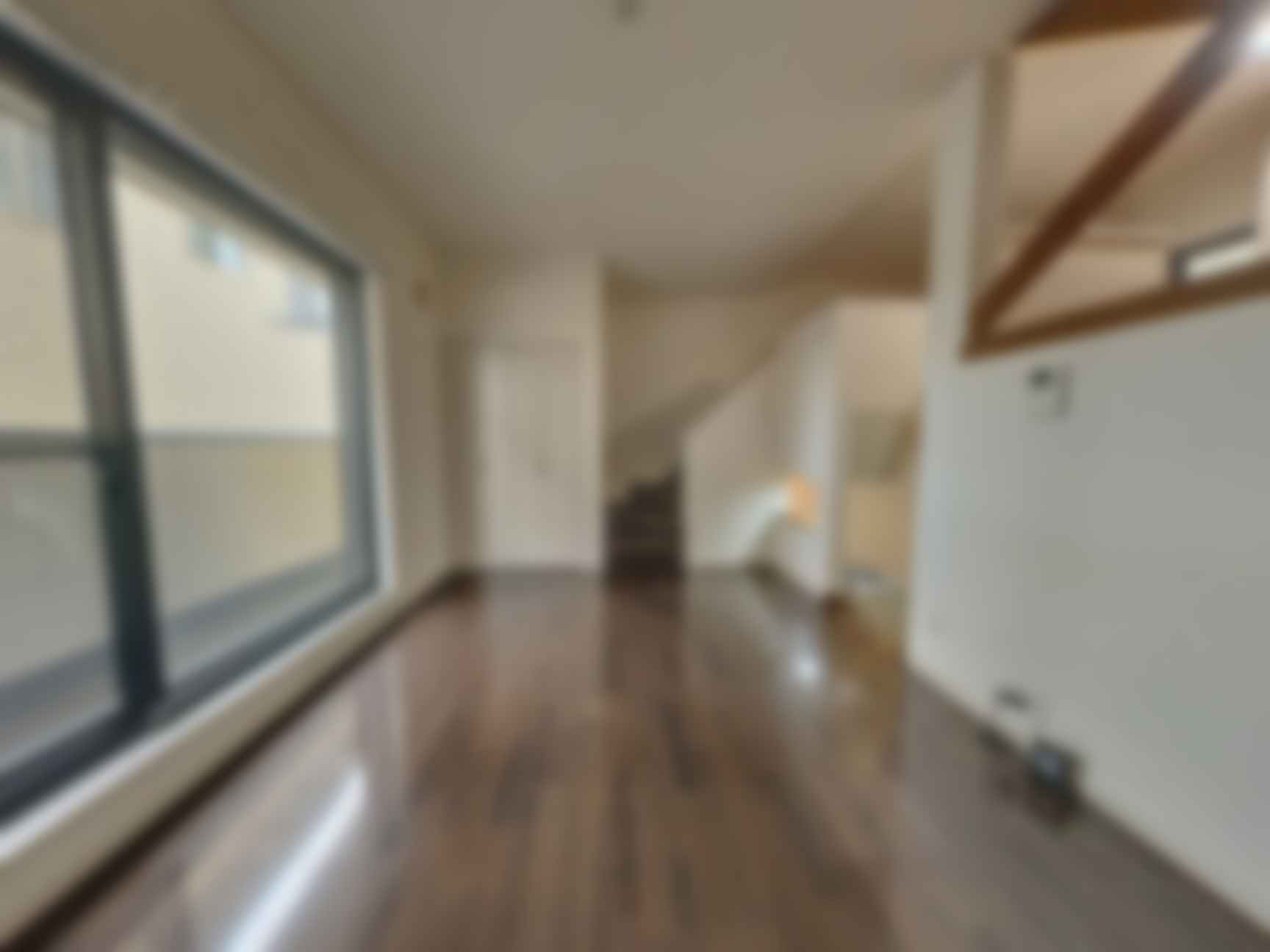 loading blurry tour image