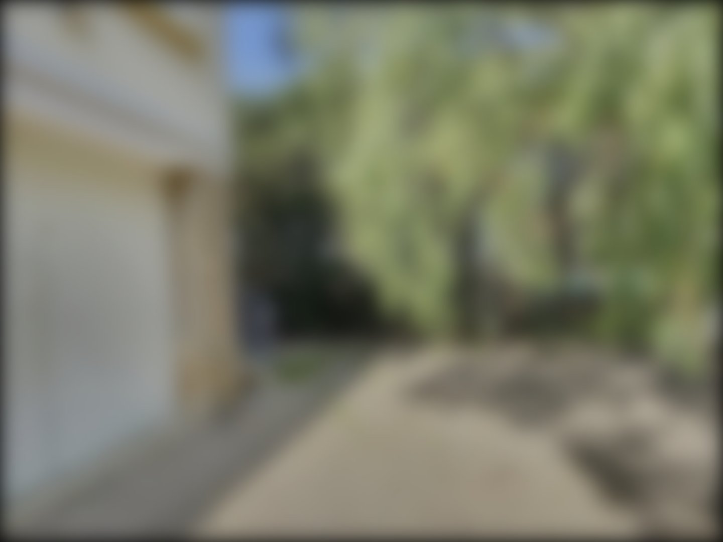 loading blurry tour image