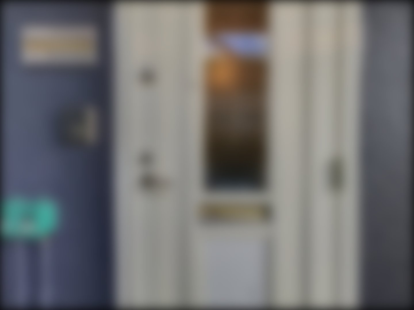 loading blurry tour image