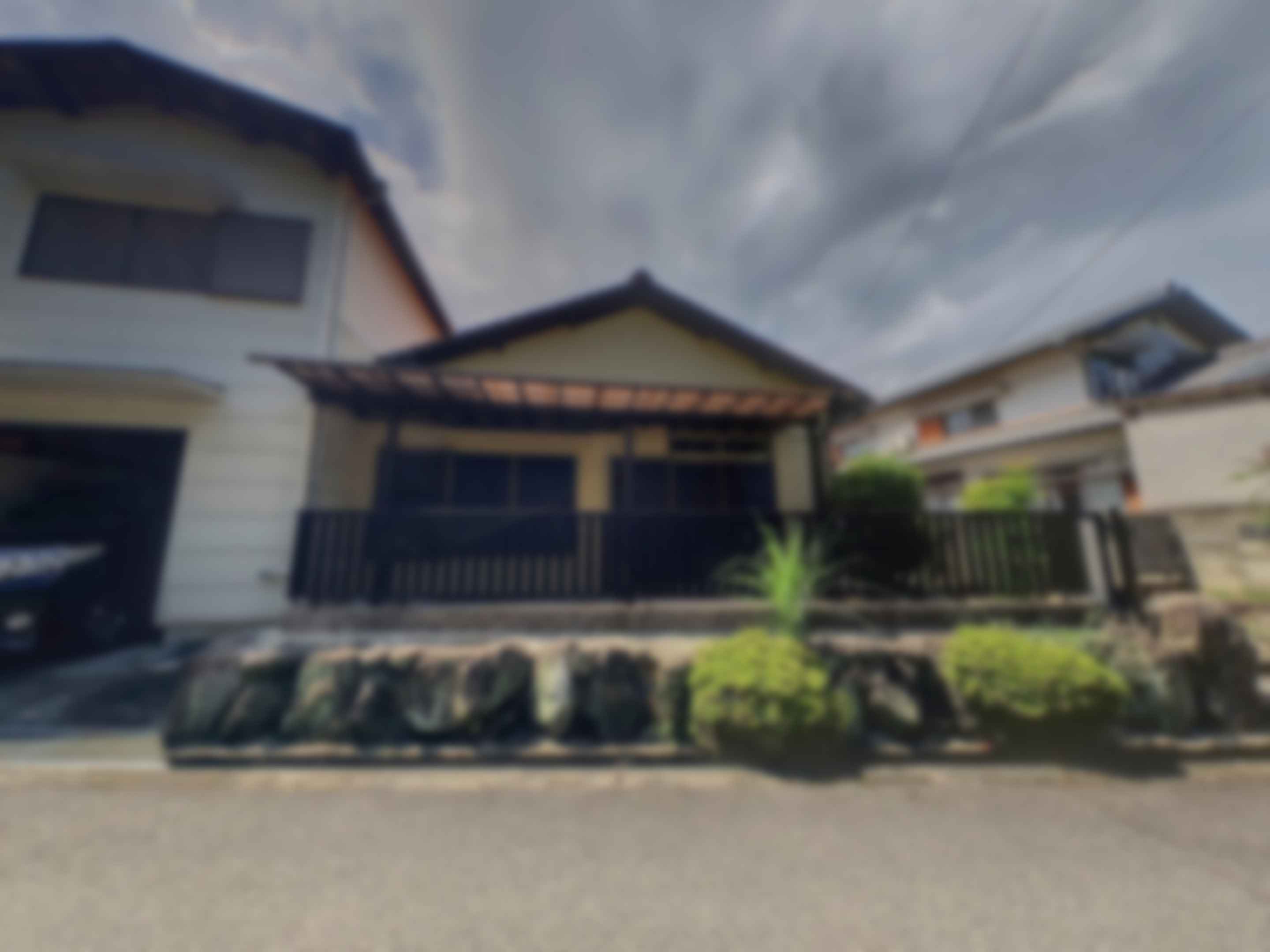 loading blurry tour image