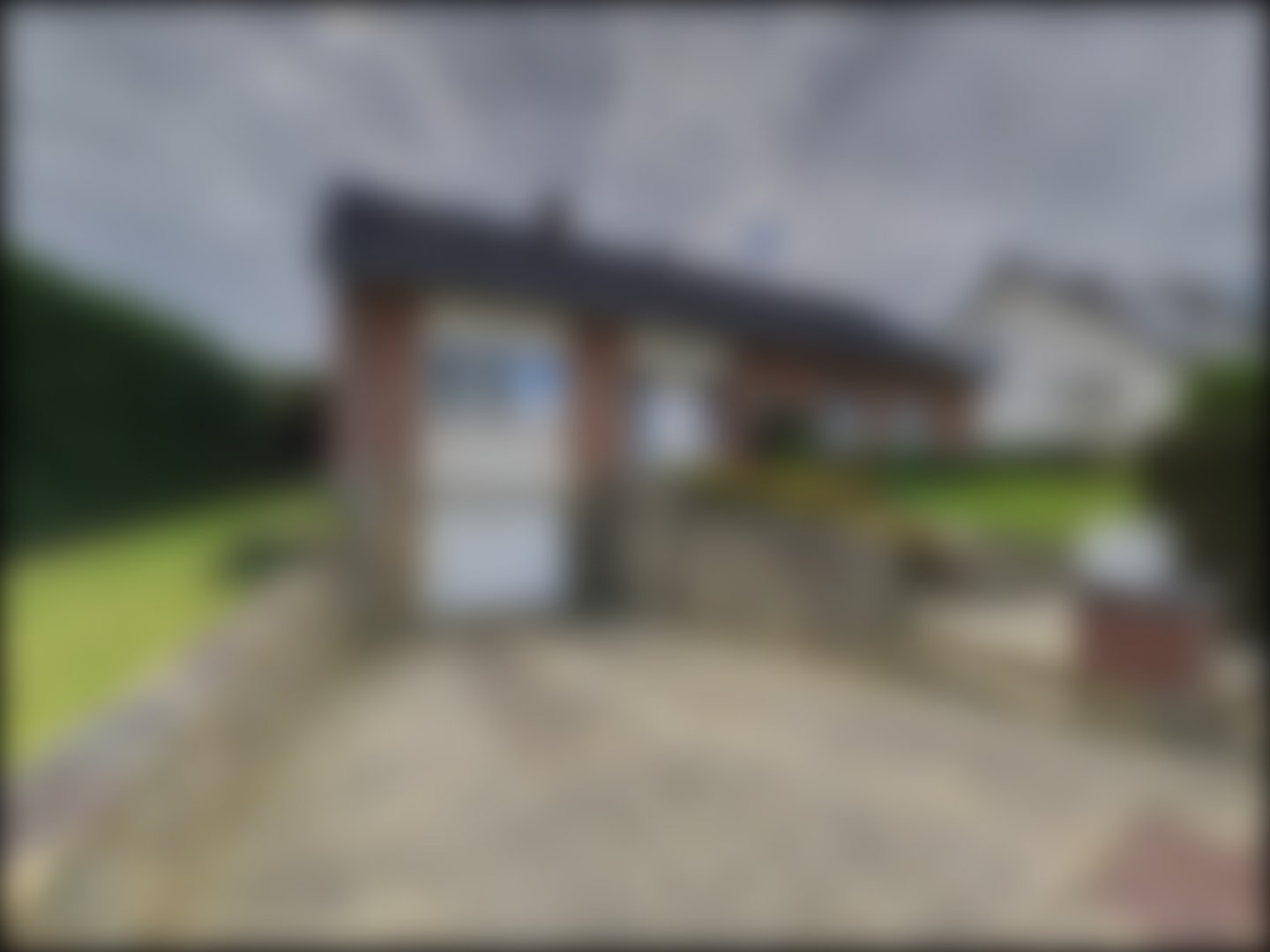 loading blurry tour image